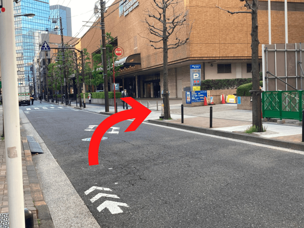 東京しごとセンターバイク駐車場入口
