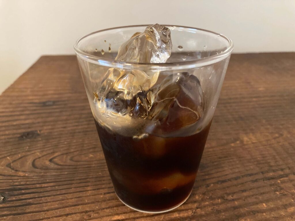 解ける氷を見越したアイスコーヒー